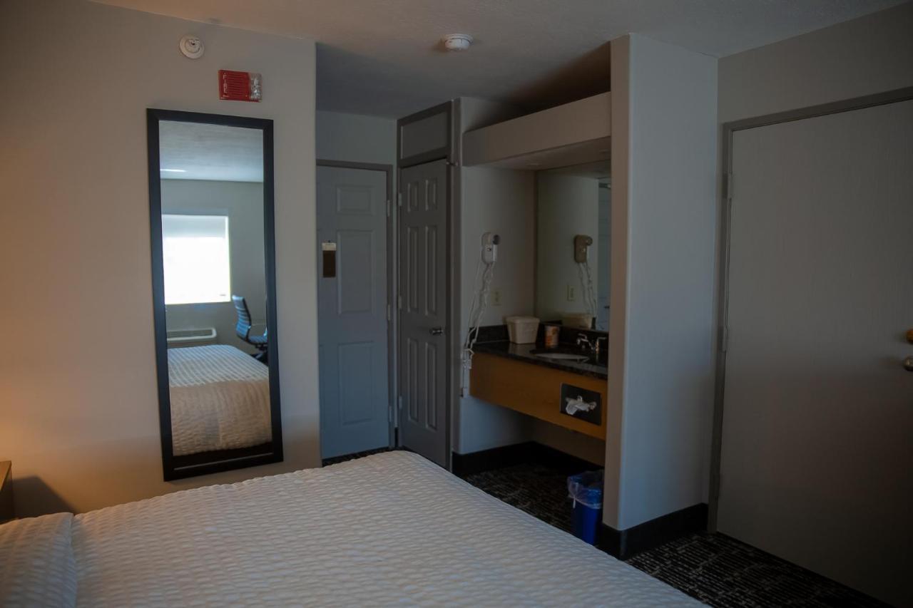 Clarion Pointe Indianapolis Airport Ξενοδοχείο Plainfield Εξωτερικό φωτογραφία